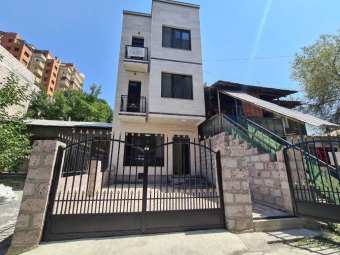 Private House on Arabkir in Komitas Ave, Yerevan, Armenia , 198  | 131557